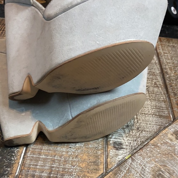 Weekend Barber light gray platform sandals… - Picture 5 of 5